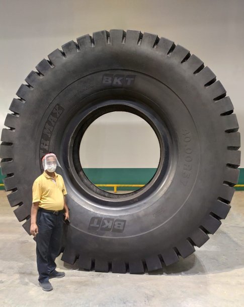 THE NEW 57”, BKT'S GIANT TIRE: HERE IS EARTHMAX SR 468